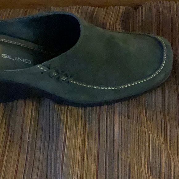 Women’s Bandolino, green suede, leather wedge - Picture 5 of 6